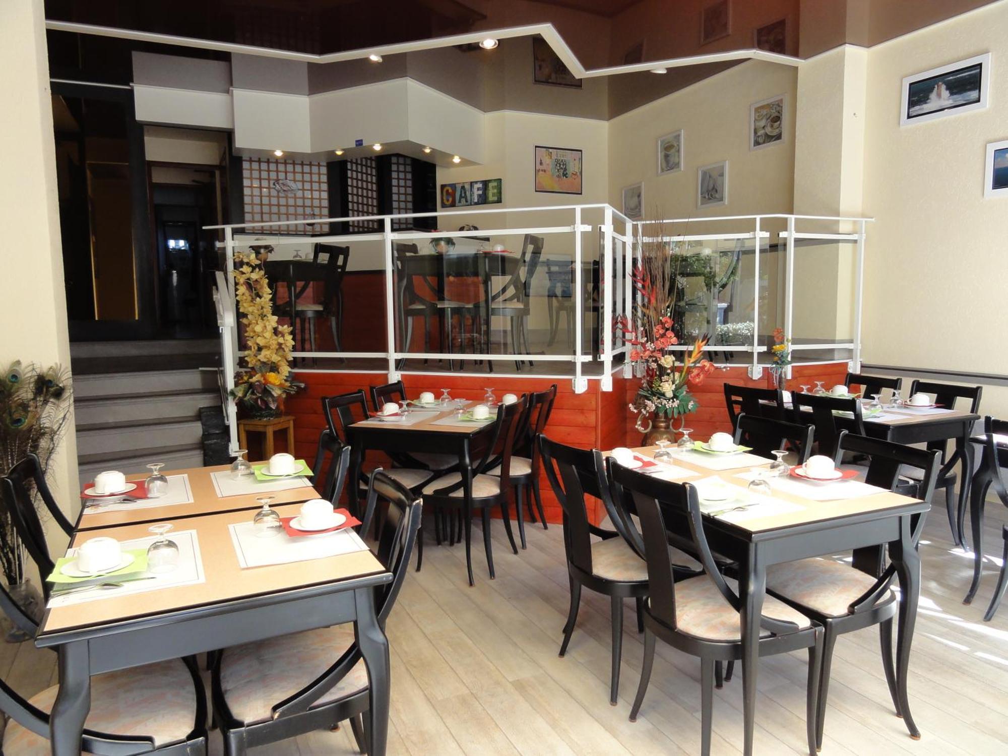 Hotel Le Boischaut - Citotel ชาโตรูซ์ ภายนอก รูปภาพ
