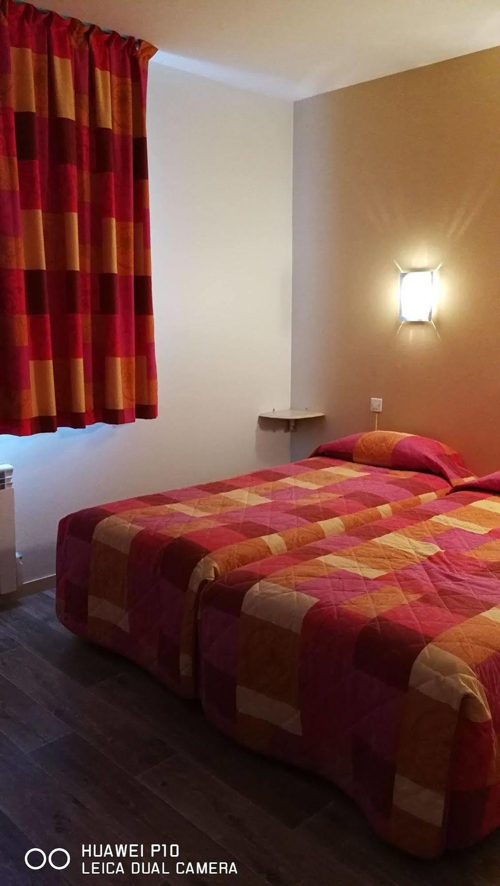 Hotel Le Boischaut - Citotel ชาโตรูซ์ ภายนอก รูปภาพ
