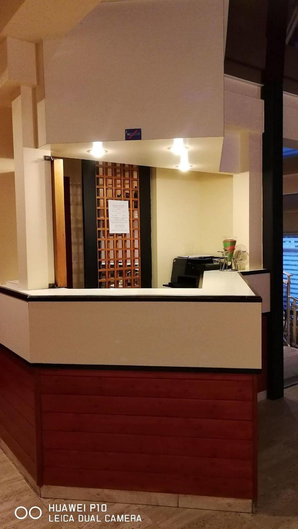 Hotel Le Boischaut - Citotel ชาโตรูซ์ ภายนอก รูปภาพ